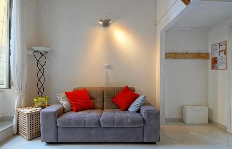 Santi Apostoli House Apartment Наполи Екстериор снимка