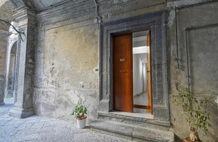 Santi Apostoli House Apartment Наполи Екстериор снимка